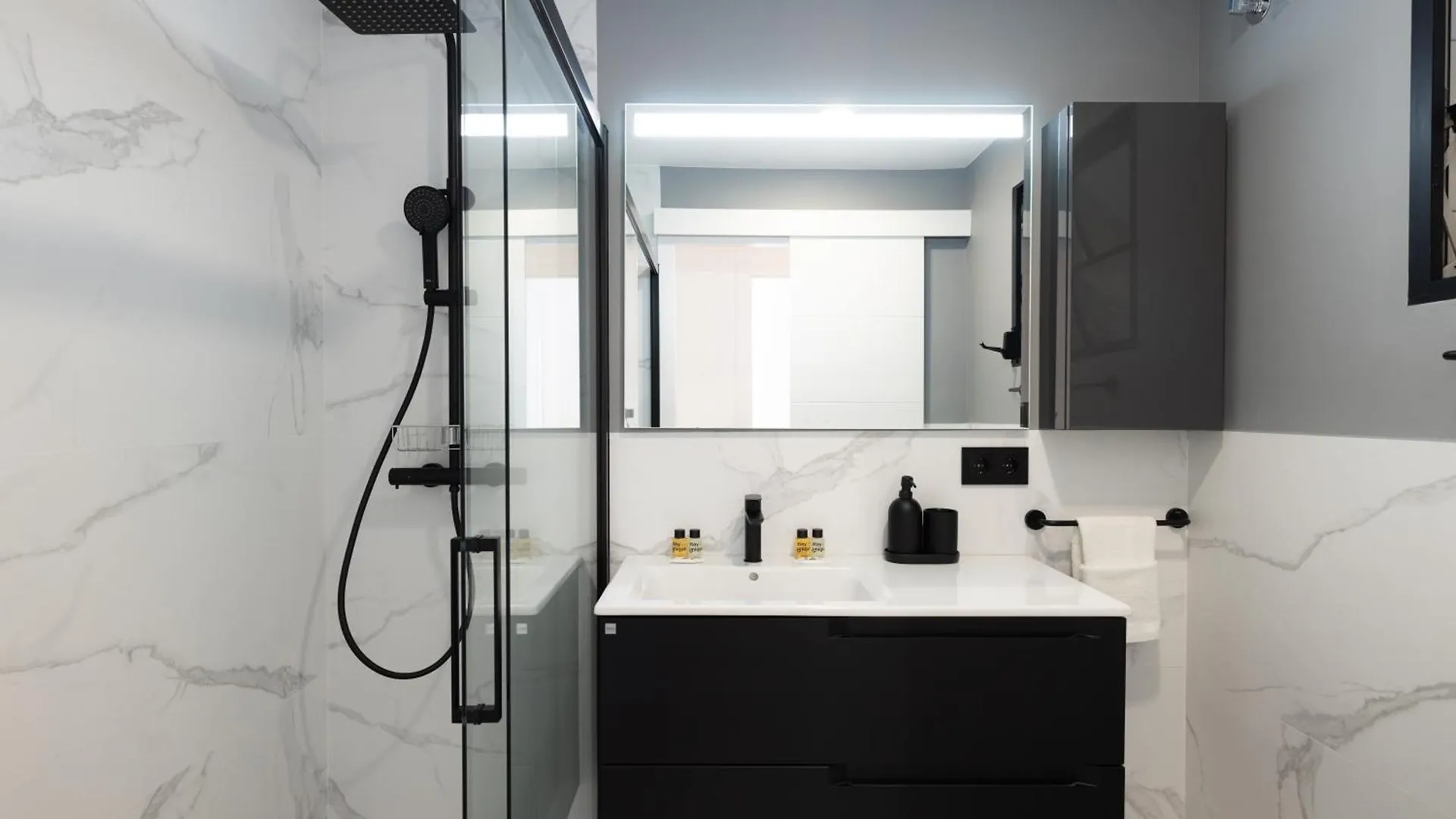 Stay U-Nique Apartments Villarroel II Barcelona Hiszpania